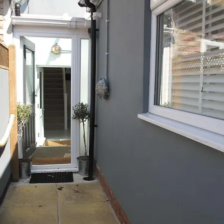 Flora Dora - Luxury - Modern - - Ideal For Groups And Families Nyaraló