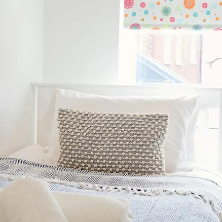 Flora Dora - Luxury - Modern - - Ideal For Groups And Families *