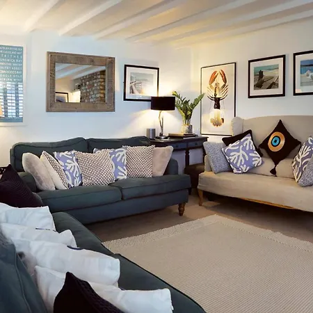 Flora Dora - Luxury - Modern - - Ideal For Groups And Families